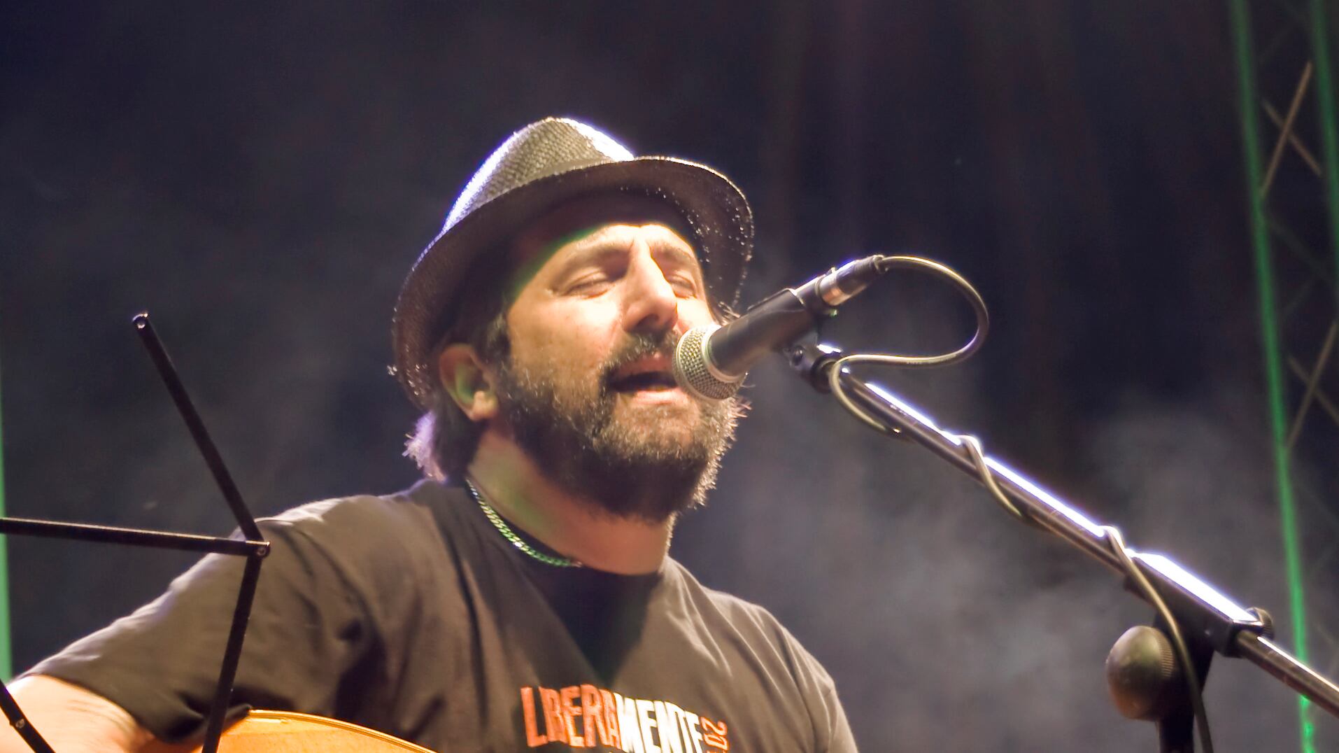 "Sono un angelo ribelle che si racconta come in un disco rock"