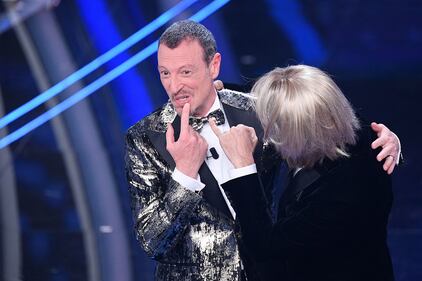 Fiorello trasformista: prima Coniglio poi Maria De Filippi 9
