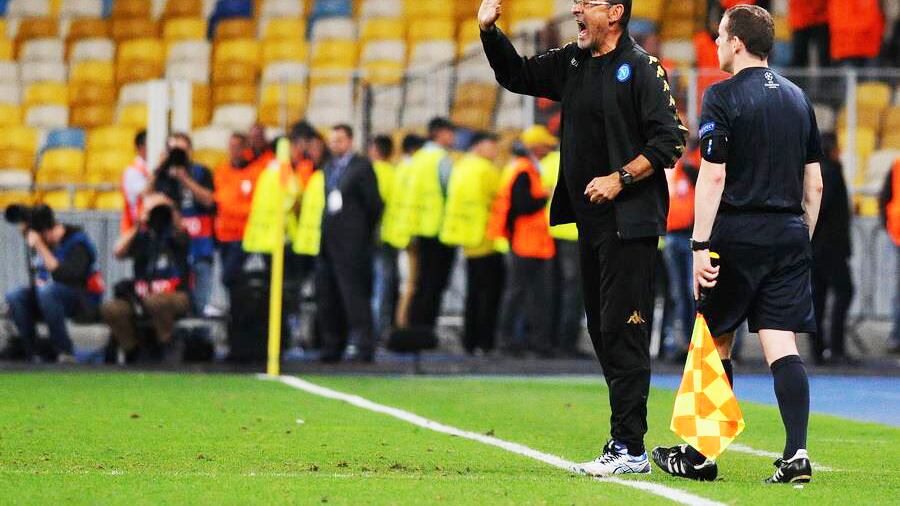 Sarri sconfitto due volte: in campo e a parole Tifosi infuriati. E Agnelli...