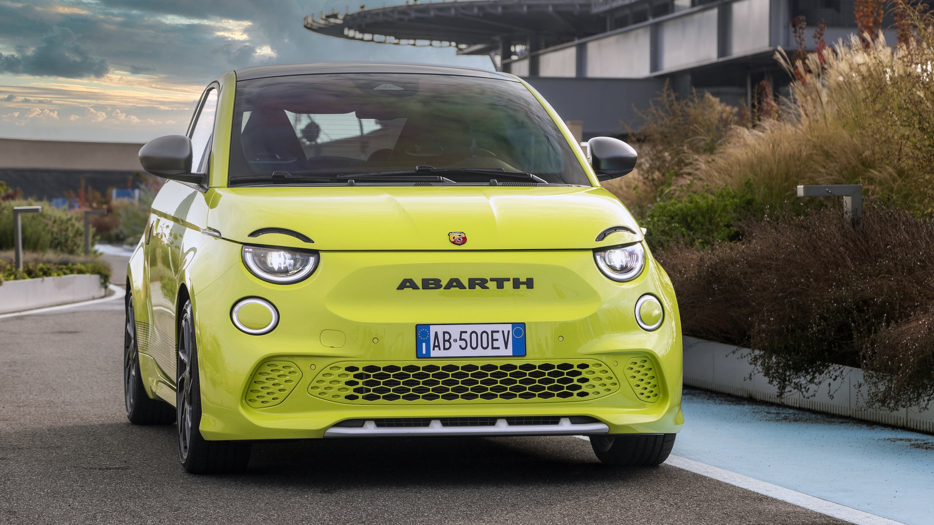 Nuova Abarth 500e: lo Scorpione diventa elettrico