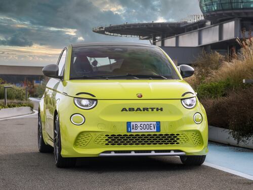 Nuova Abarth 500e: lo Scorpione diventa elettrico