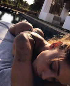 Belen Rodriguez baciata dal sole 7
