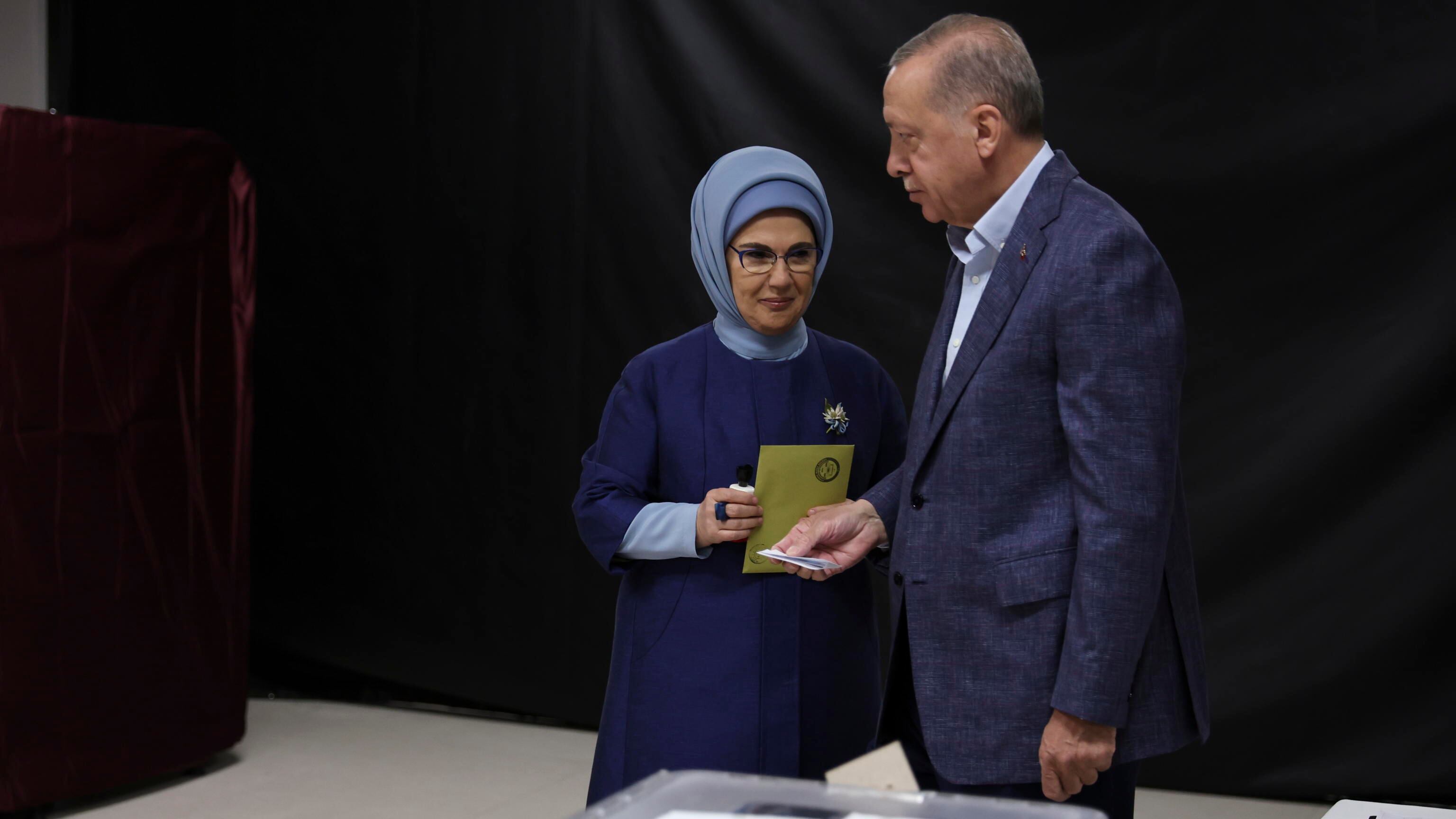 Turchia, Erdogan in testa. Ma la sfida è ancora aperta