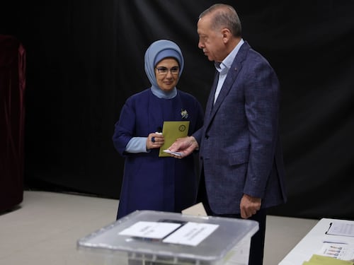 Turchia, Erdogan in testa. Ma la sfida è ancora aperta