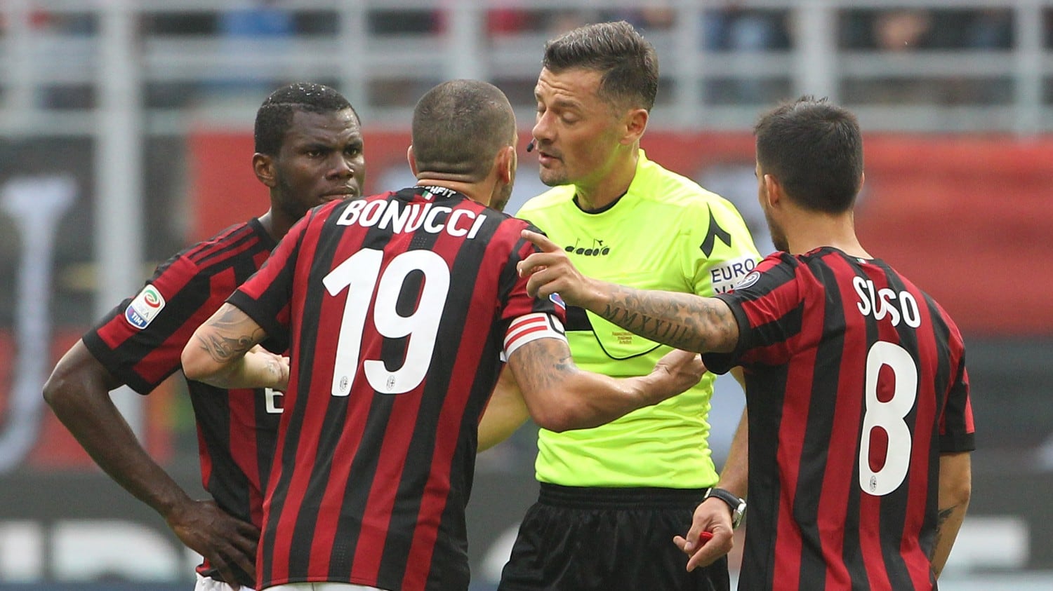 Il Milan non scaccia la crisi: espulso Bonucci con il Var
