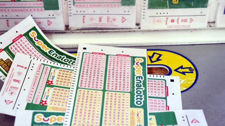 SuperEnalotto, ritirata la maxi vincita da 88,2 milioni di euro