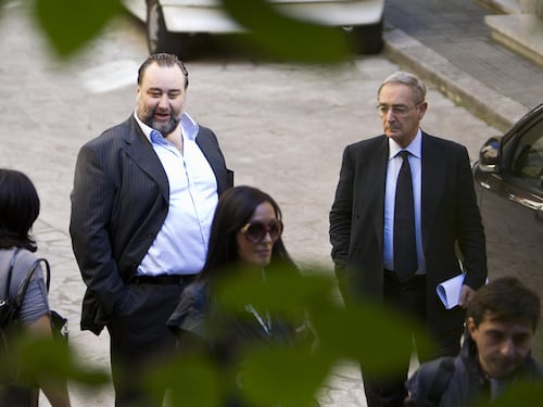 Consiglieri scrocconi in cella Ma le manette scattano soltanto per il centrodestra