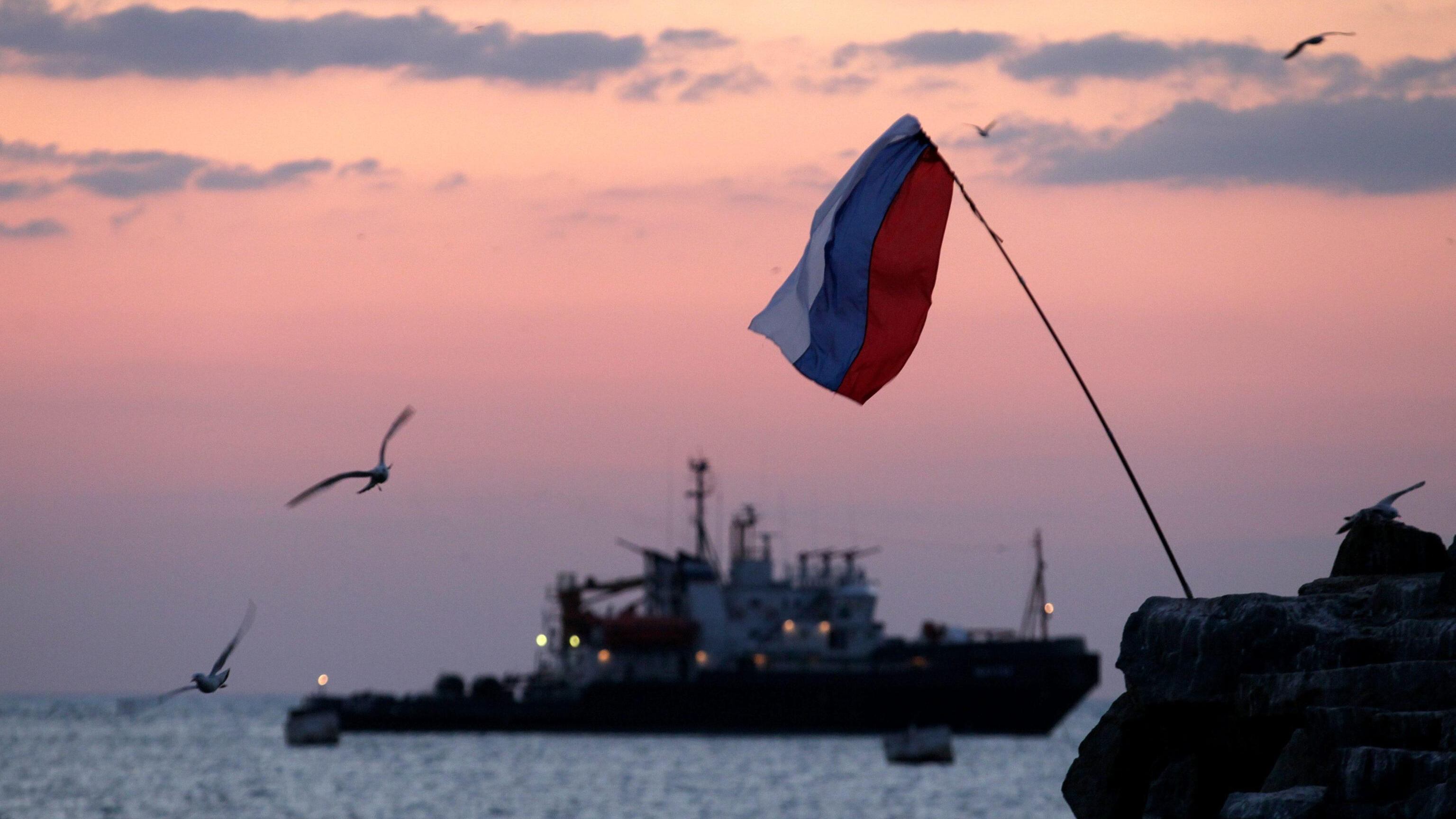 Siria, fregata militare russa si dirige contro navi Usa che hanno lanciato missili