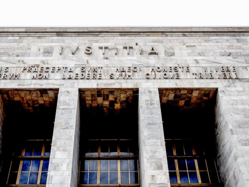 Il tribunale di Milano si sente “disagiato”. “Nessuno viene qui”