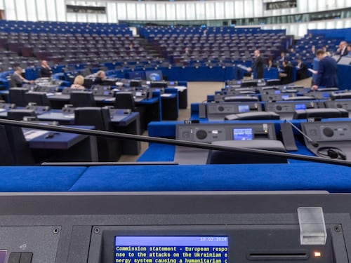 L'assurdo evento di Pd e M5s in Europa: “Libertà a rischio in Italia”. Ira FdI: “Iniziativa vergognosa”
