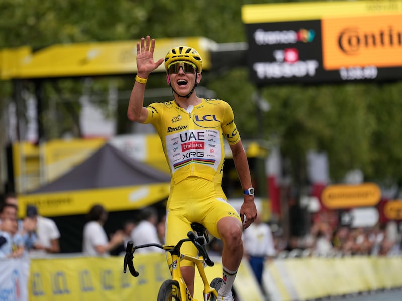 Manita gialla. Ora Pogacar è un dio in vetta con Merckx & C