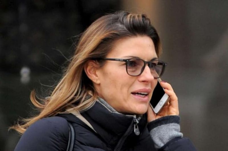 Martina Colombari, esplosiva in ascensore 23
