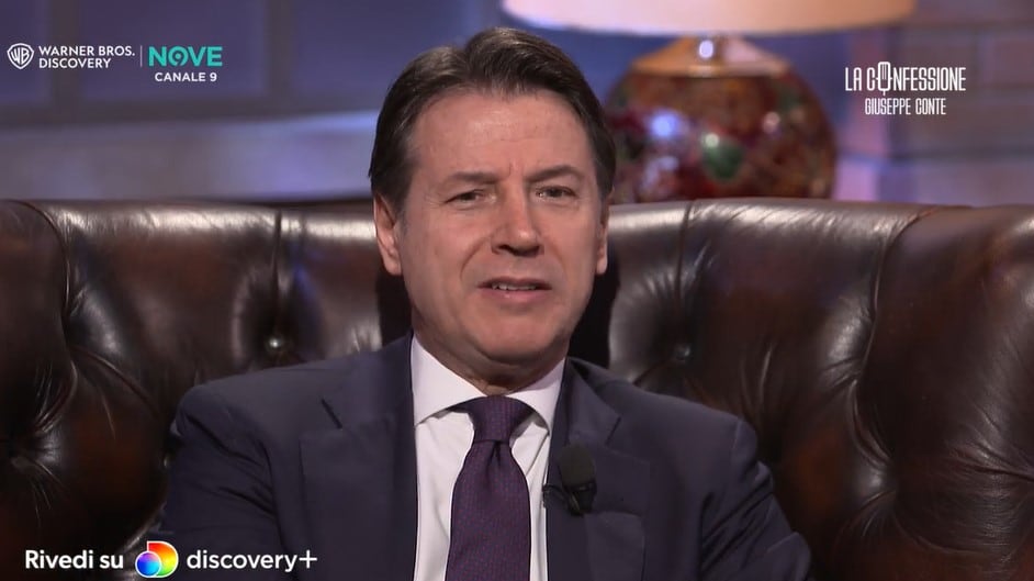 "Sta sulle balle agli italiani". Conte choc: insulti contro Renzi