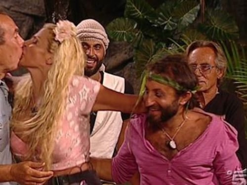 Isola dei Famosi, Giucas Casella sospeso dal gioco. Andrà in una clinica in Honduras