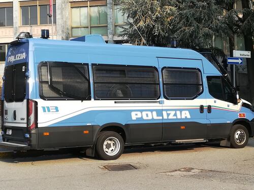 Firenze: sgomberate 200 persone da uno stabile occupato
