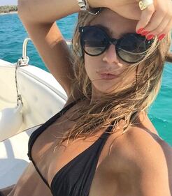 Luca Argenteno e Cristina Marino, effusioni spinte al mare 17
