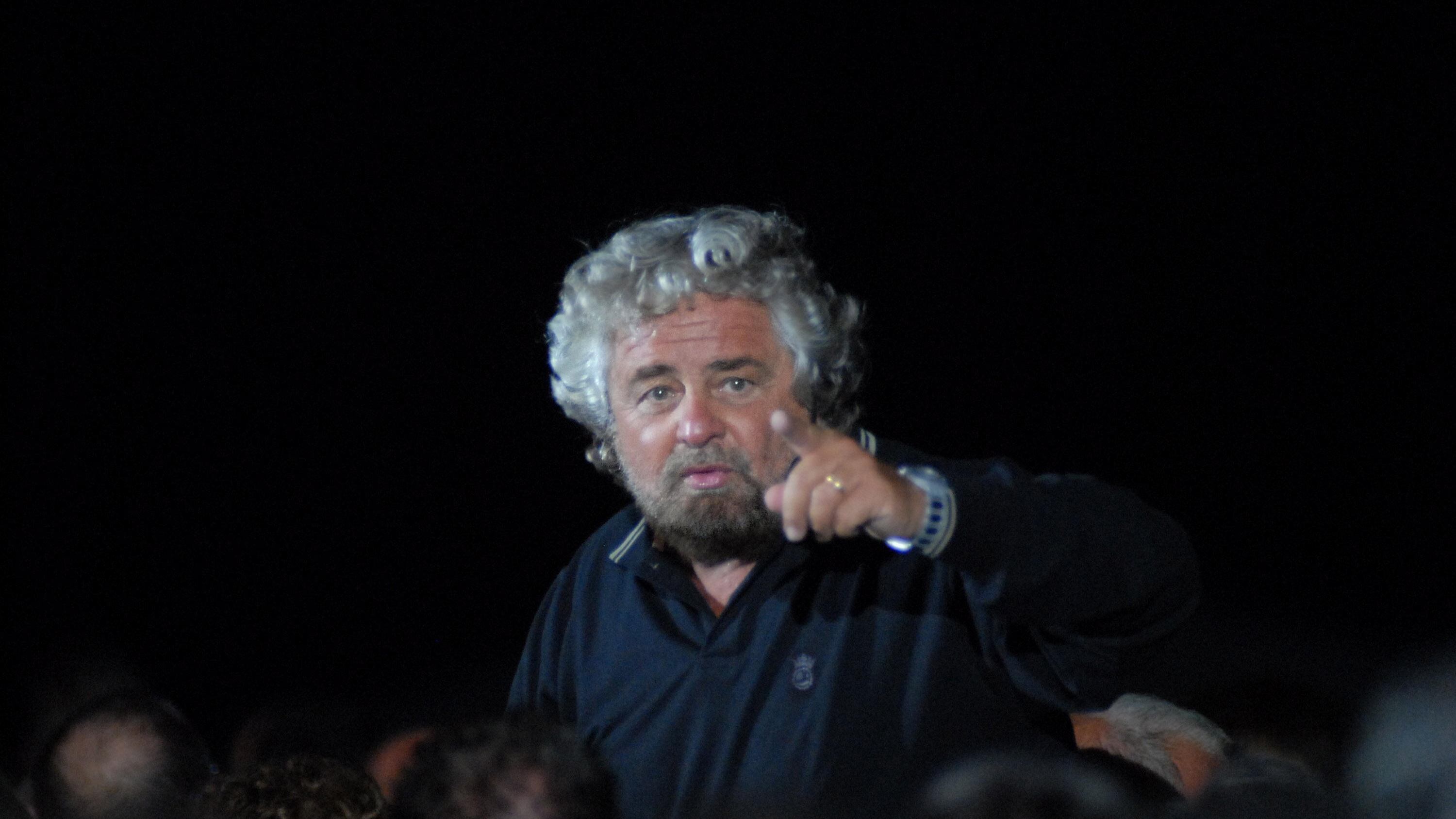 "Aprire al confronto col Pd". Nel M5S la linea aperturista mina lo strapotere di Grillo