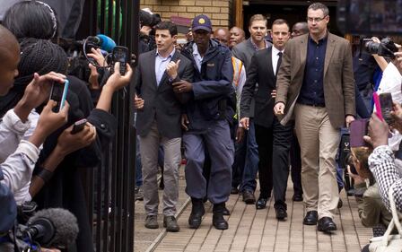 Pistorius, le foto choc del delitto 13