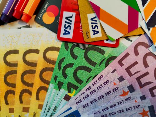 Risparmi e operazioni bancarie: quali importi sul tuo conto corrente attirano l'attenzione del Fisco