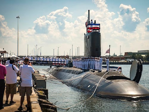 Sottomarino nucleare a Napoli. Polemica sul mezzo usato in Siria