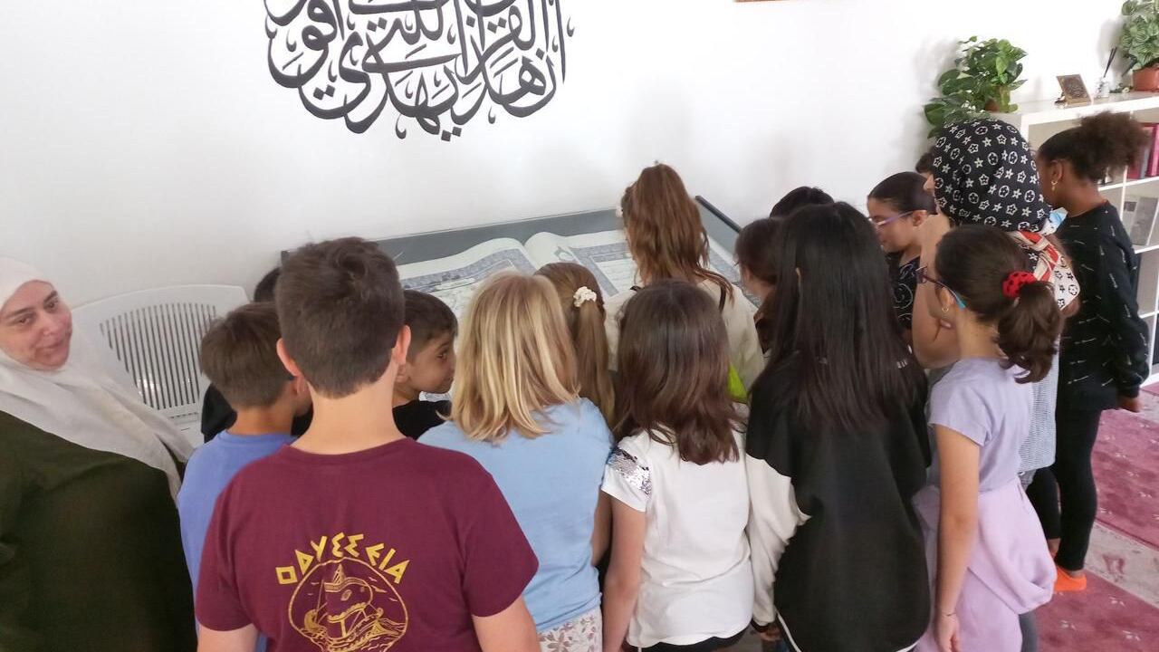 Il paradosso nelle scuole italiane: si vietano le gite in chiesa, ma si va in moschea