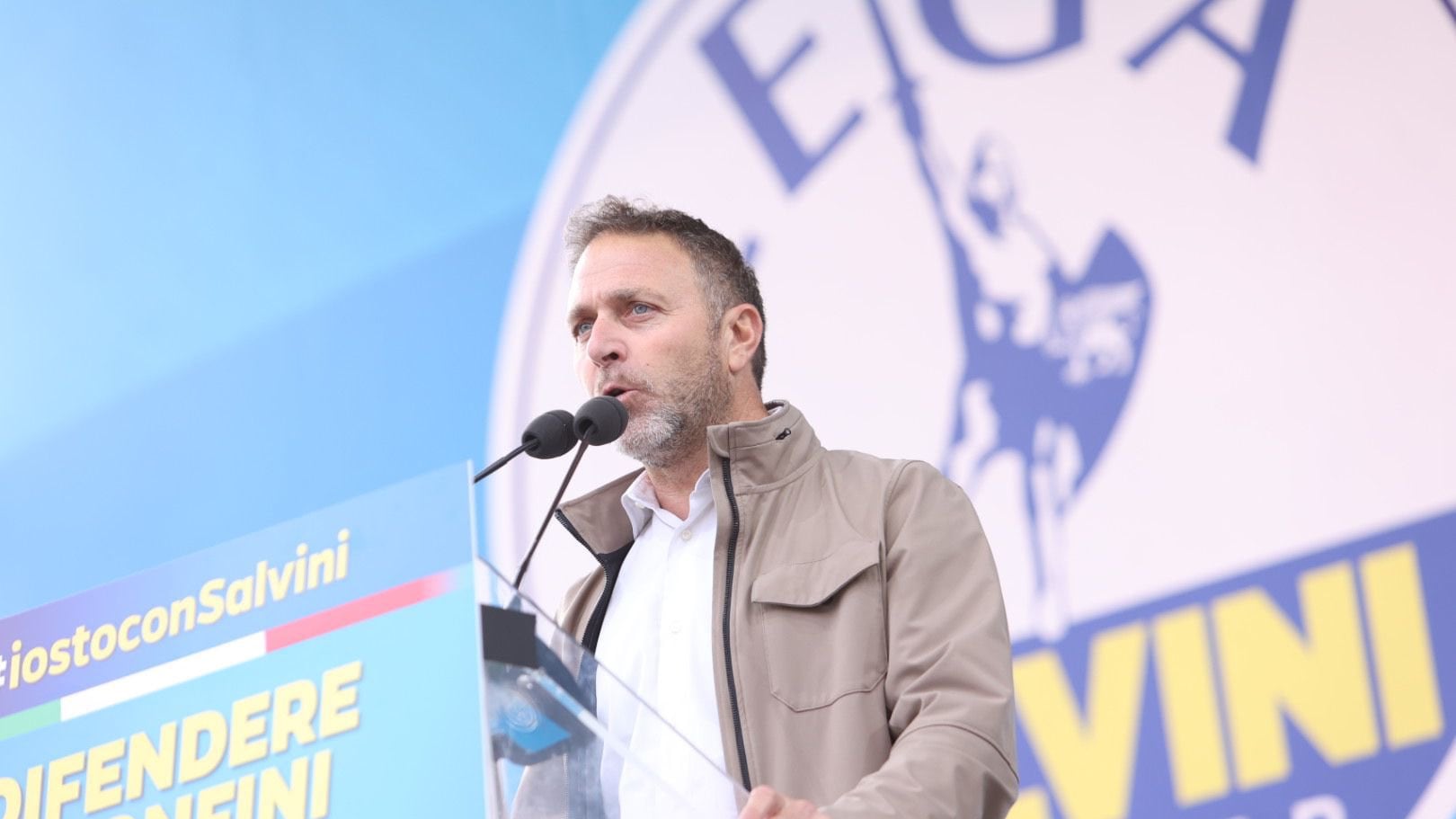 "Io, tirato in ballo per niente sulla storiaccia dei festini. I danni subiti? Incalcolabili"