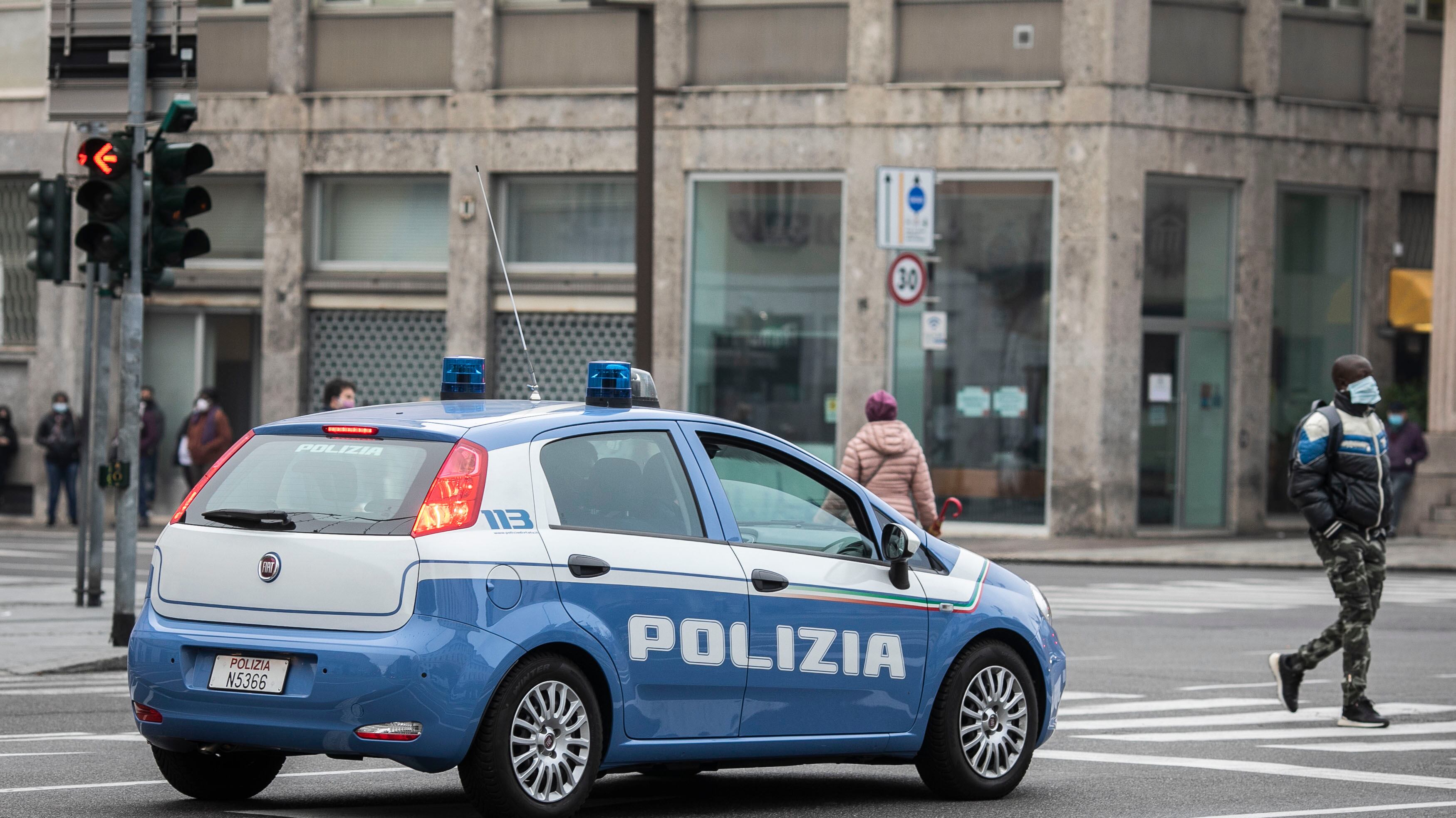 Anziana massacrata con un ferro da stiro: trovate tracce di Dna, il killer ha le ore contate