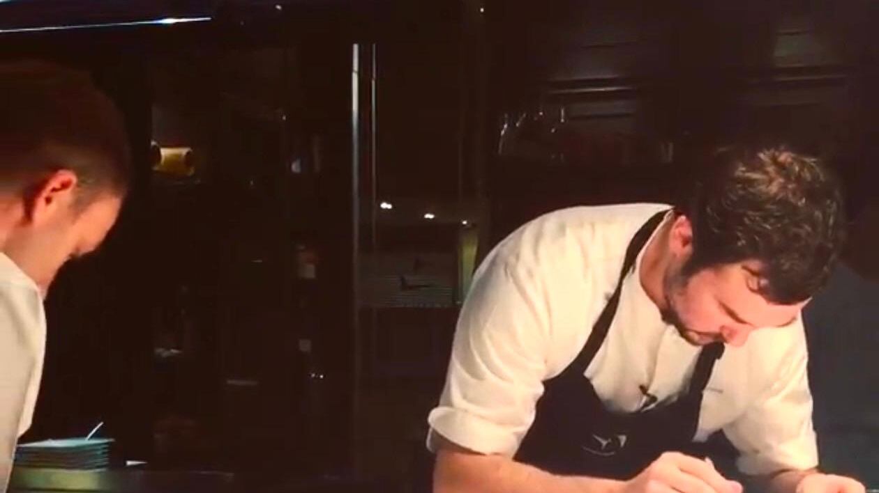 Morto a 44 anni lo chef stellato Bertrand Grébaut, stroncato da un tumore: “Ha rivoluzionato la cucina francese su base vegetale”