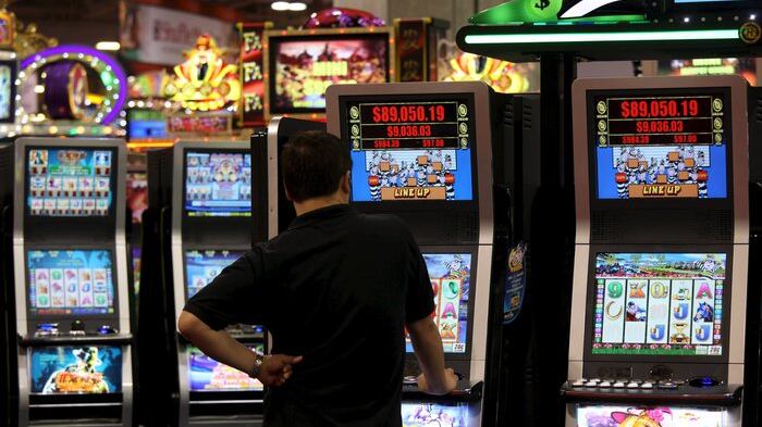 Slot e scommesse online. Milano malata d'azzardo
