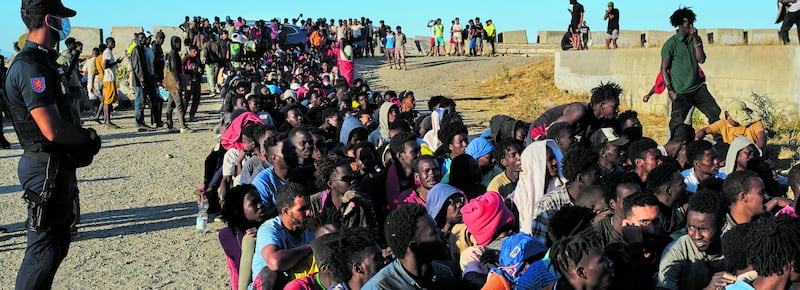 Migranti, l’Italia accelera sui rimpatri. Meloni: “Difesa dei confini, sicurezza e rispetto delle regole”