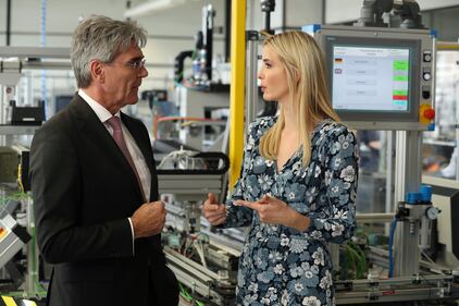 Ivanka Trump a Berlino dalla Merkel 8