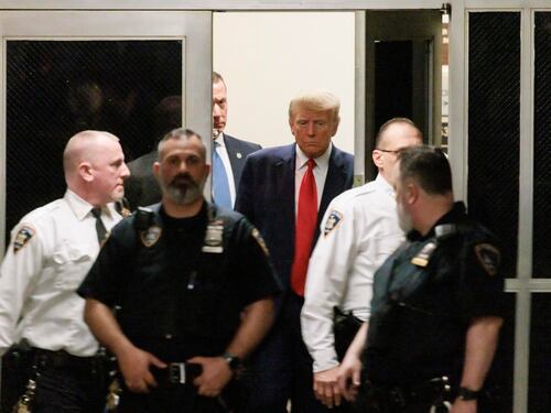 "Uno schema afferra e uccidi": la pistola fumante di Trump secondo i giudici