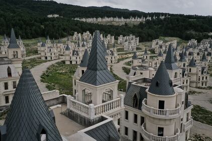 Turchia, la città fantasma fatta di castelli 10