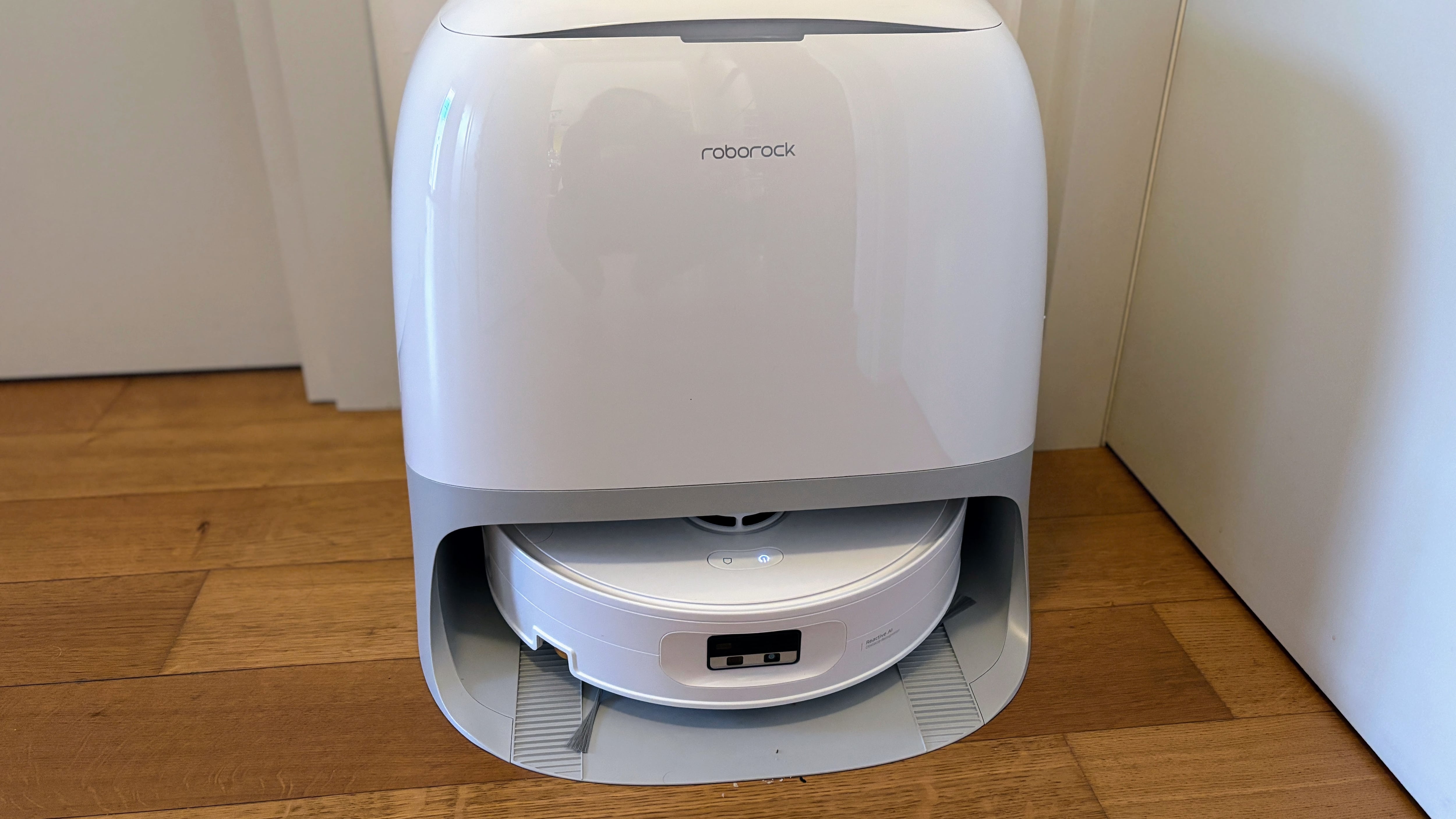 Roborock Qrevo Curv 2 Flow, il robot con lavaggio a rullo in sconto per il Prime Day