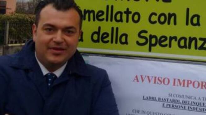 "Sparate ai ladri". Ora il sindaco Joe Formaggio finisce sotto processo