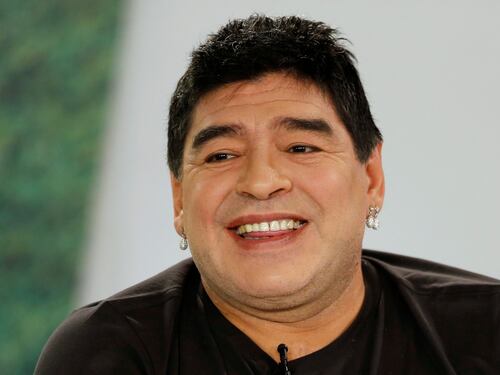 Maradona diffamò Equitalia? Accuse troppo generiche, e gli atti tornano al pm