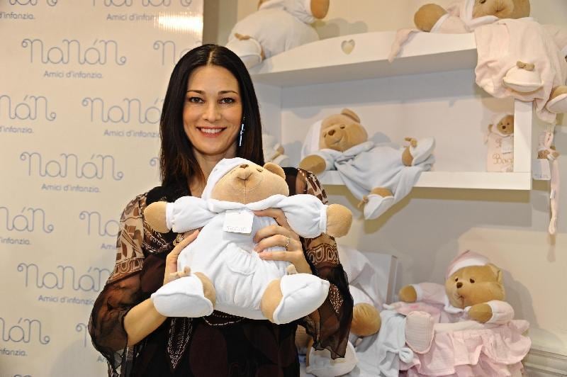 Manuela Arcuri, sempre più bella grazie a Mattia 6