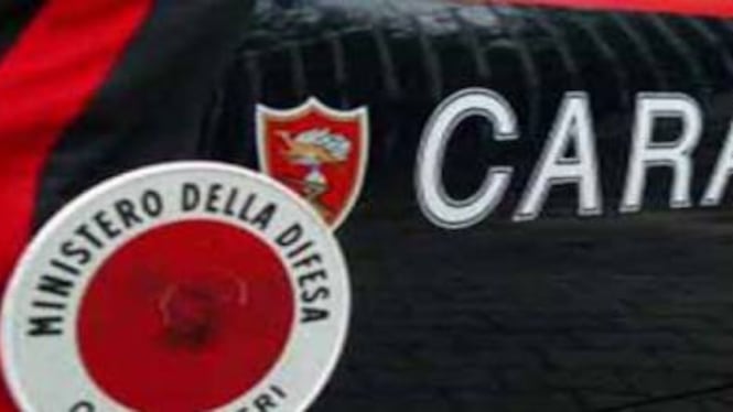 Ostaggio dei banditi nella sua abitazione, donna sotto choc nel Napoletano
