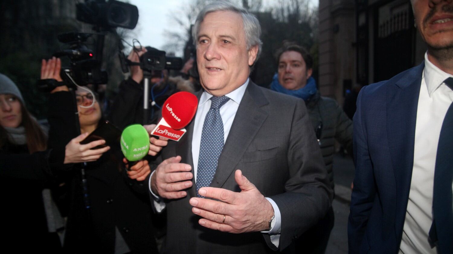Tajani amplia l'alleanza ai cristiano-lavoratori "Siete fondamentali"