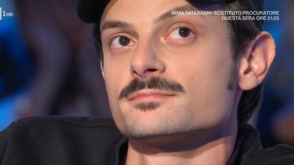 Fabio Rovazzi si commuove ricordando il papà: "La sua morte mi ha cambiato la vita"