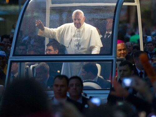 Il Papa: "Non escludere la fede dalla vita sociale"
