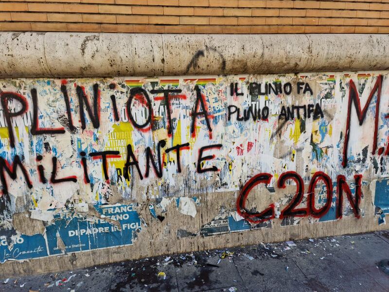 Minacce di morte e slogan cupi: odio "rosso" contro gli studenti di destra 3