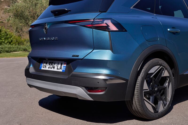 Renault Symbioz E-Tech: guarda la gallery del nuovo crossover full-hybrid 7