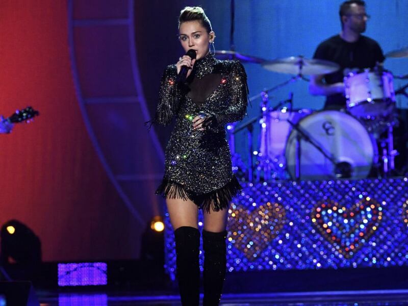 Miley Cyrus, le foto sexy 16