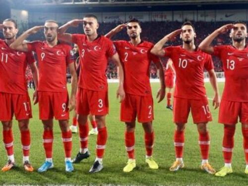 Turchia e il saluto militare dei calciatori. La Uefa: "Gesto provocatorio, indagheremo"