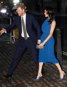 Meghan Markle in blu per beneficenza 11