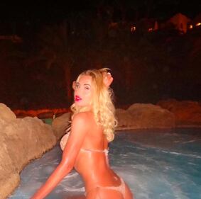 Valeria Marini esplosiva su Instagram 7