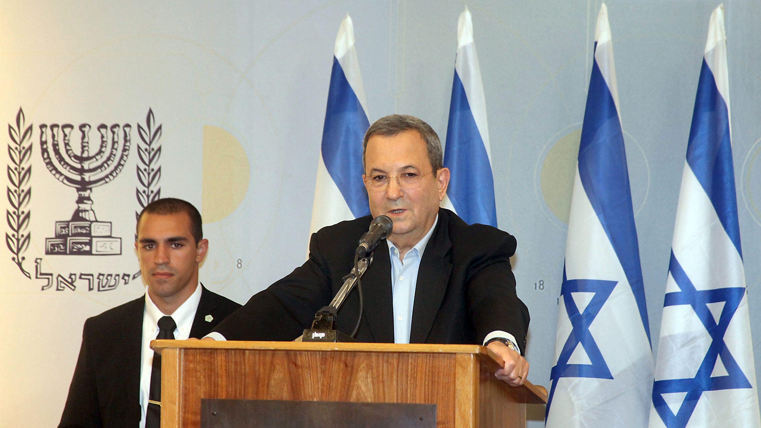 Passo indietro di Barak Il governo israeliano perde il ministro eroe