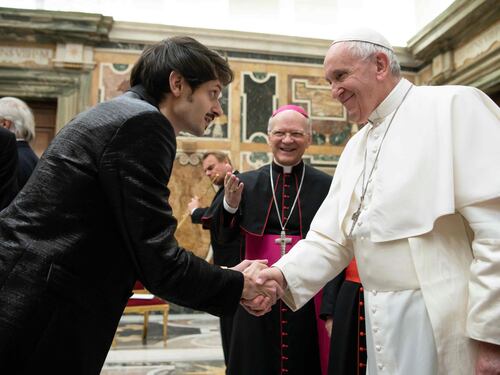 Fabio Rovazzi incontra papa Francesco