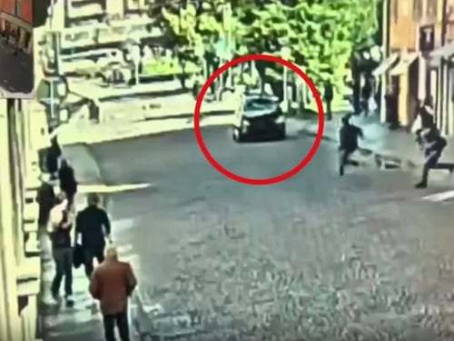 Che orrore i video di Modena, il saluto romano contro i Pro Pal e Gruber: quindi, oggi…